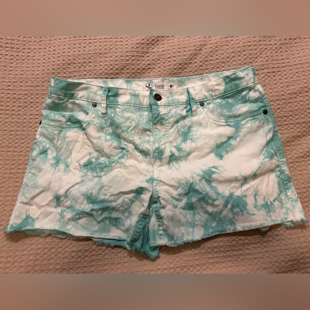 Carve designs tie dye shorts